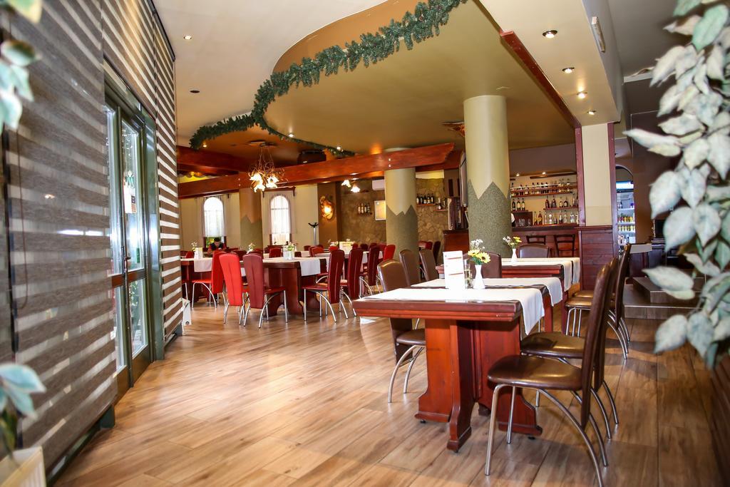 Hotel Silva Vatra Dornei Ngoại thất bức ảnh