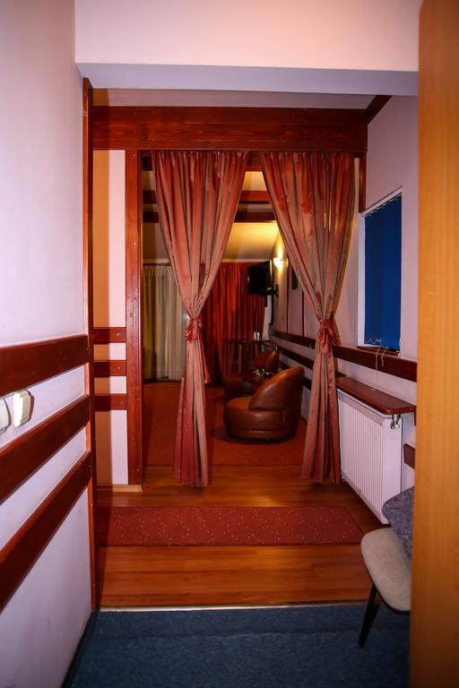 Hotel Silva Vatra Dornei Ngoại thất bức ảnh