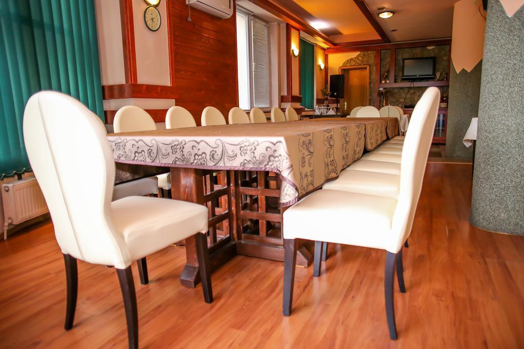 Hotel Silva Vatra Dornei Ngoại thất bức ảnh